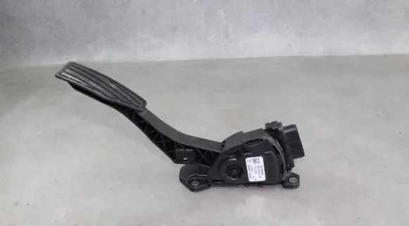 Nissan Pixo Accelerator throttle pedal 6VP009074 49400M68K41
