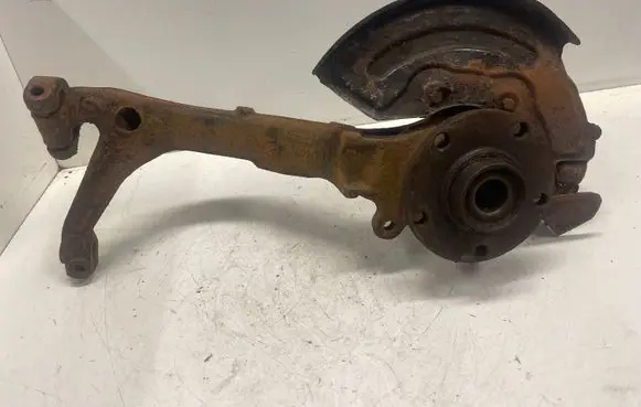 Volkswagen PASSAT B5 Front wheel hub 8D0407258