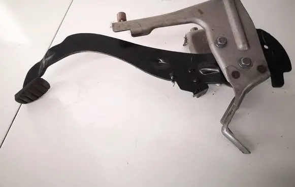 Dacia Logan II Clutch pedal 465036682r