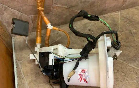 Mercedes-Benz CLS C218 X218 In-tank fuel pump A2184700694