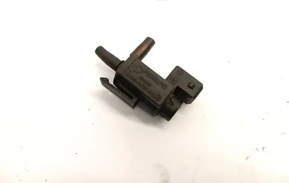 BMW 5 E60 E61 Valve vacuum 70231800 7810831