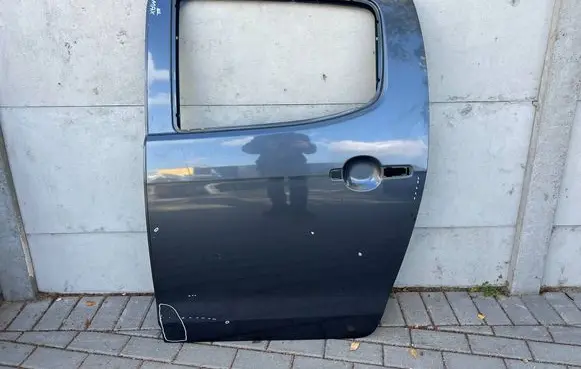 Isuzu D-Max Rear door
