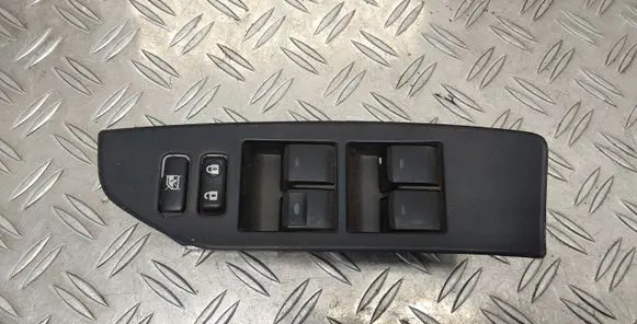 Toyota Verso Electric window control switch 8404005020