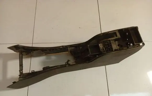 Mercedes-Benz B W245 Center console A1696800050