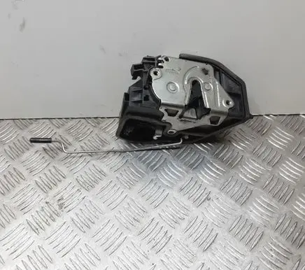 BMW 5 E60 E61 Front door lock CUZN37 7167067