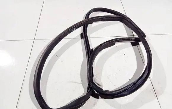 Toyota Auris 150 Rubber seal front coupe door 