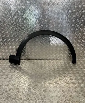 MG Marvel R Front arch trim 10320425