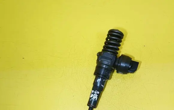 Audi A4 S4 B6 8E 8H Fuel injector 038130073BA