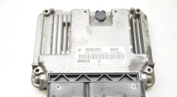 Chevrolet Cruze Engine control unit/module 96983951