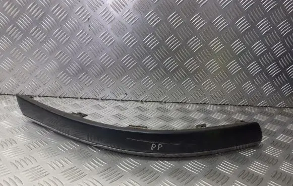 Volkswagen PASSAT B5.5 Front bumper splitter molding 3B0807656