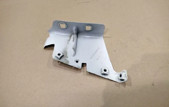 Renault Master III Fender mounting bracket 641C30003R