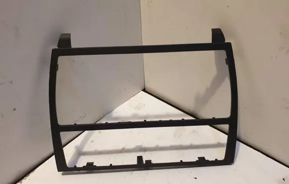 Radio/GPS head unit trim