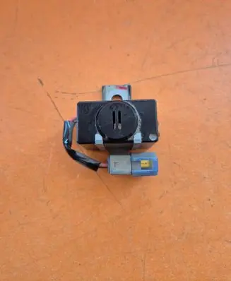 Mitsubishi Pajero Horn buzzer relay MB649187 DC12V 090925