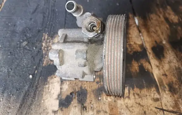 Citroen C5 Power steering pump 9636086680