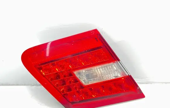 Mercedes-Benz E C207 W207 Tailgate rear/tail lights A2078200364