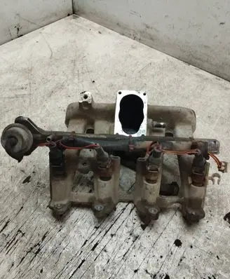 Volkswagen Golf III Intake manifold 030129713D