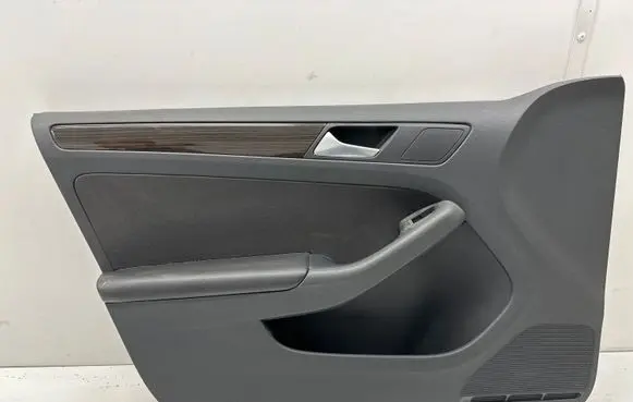 Volkswagen Jetta VI Front door card panel trim
