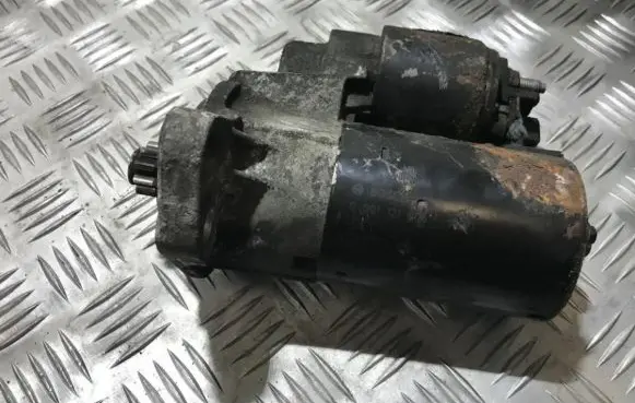 Volkswagen Golf IV Starter motor 0001121006 020911023F