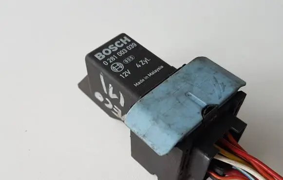 Iveco Daily 45 - 49.10 Glow plug pre-heat relay 0281003039