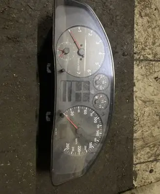 Audi A4 S4 B5 8D Speedometer (instrument cluster)