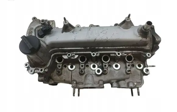 Toyota Auris 150 Engine head 