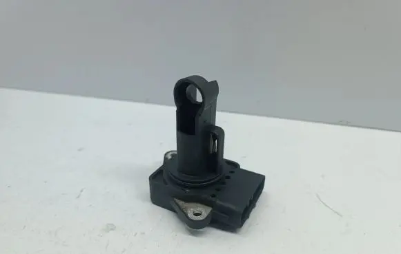 Toyota Corolla E120 E130 Mass air flow meter 222040J010 MB1974003010