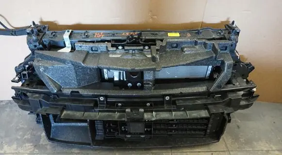 Renault Clio V Radiator support slam panel