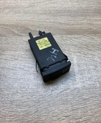 Audi A4 S4 B5 8D Windscreen/window heater switch 4D0941503