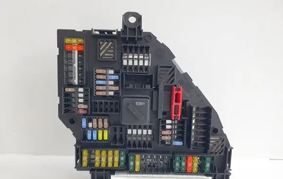 BMW X3 F25 Fuse module 9259469 1670498 9259581