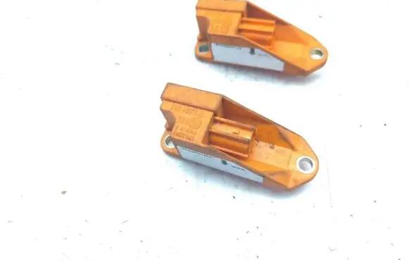Volkswagen Touran I Airbag deployment crash/impact sensor 1T0909606