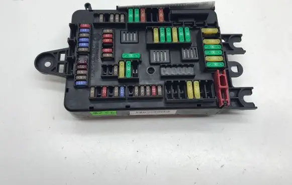 BMW X5 F15 Fuse module 6819651 19325000005 ZW04499V8