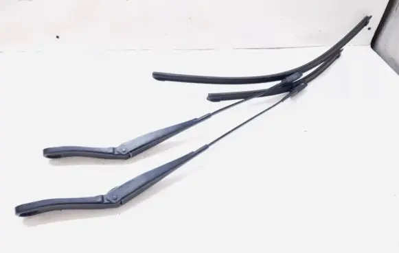 Ford Mondeo MK IV Front wiper blade arm 7S71-1752B