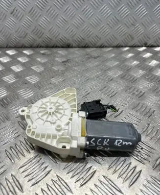 Mercedes-Benz SLK R172 Front door window regulator motor A2078200542 934532100 7746028200