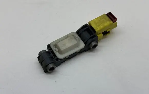 Audi A3 S3 8P Airbag deployment crash/impact sensor 8J0959651