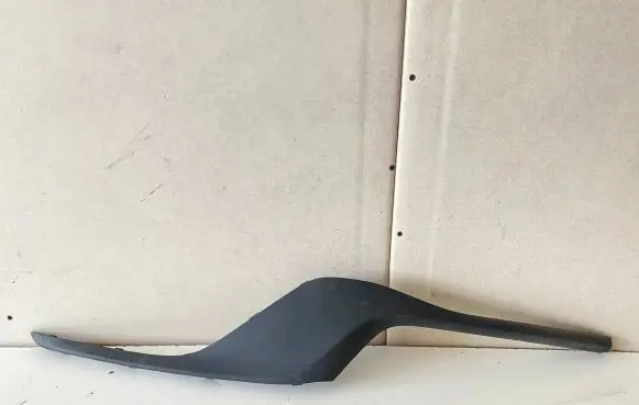 Volvo V40 Front bumper splitter molding 31347088