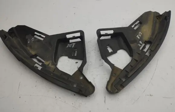 Volvo XC60 Headlight/headlamp mounting bracket 30763434 30763433