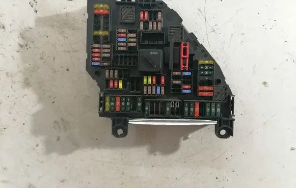 BMW 5 F10 F11 Fuse module 9264923