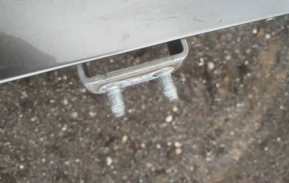 Tailgate/trunk/boot hinge