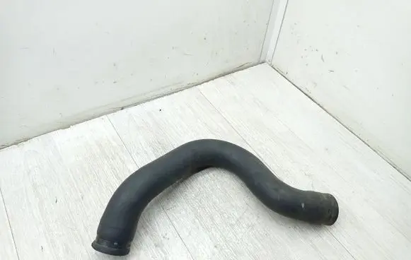 Volvo V70 Engine coolant pipe/hose 30680912