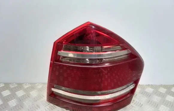 Mercedes-Benz GL X164 Rear/tail lights A1648200564