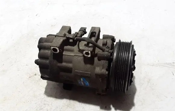 Volvo V50 Air conditioning (A/C) compressor (pump) 36000989