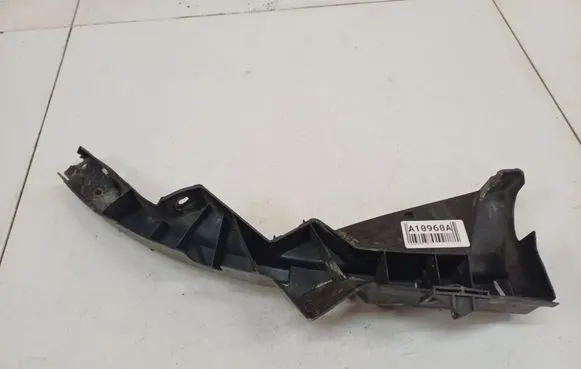 Volkswagen PASSAT B5 Front bumper mounting bracket 3B0807049C 3B0807.049C