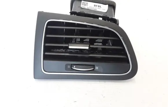 Renault Megane IV Dashboard side air vent grill/cover trim 687616296R