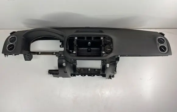Volkswagen Tiguan Dashboard 5N1858295