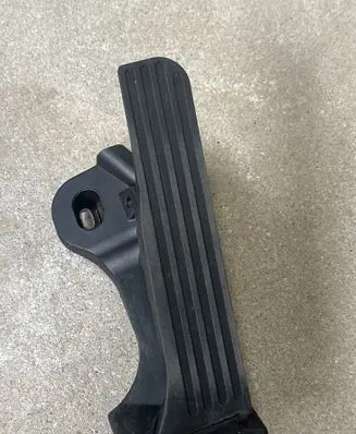 Volkswagen Touran II Accelerator throttle pedal 1T1723503J 6510300101 141011