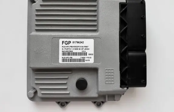 Fiat Punto (188) Engine control unit/module 51796242 MJD6F3PB