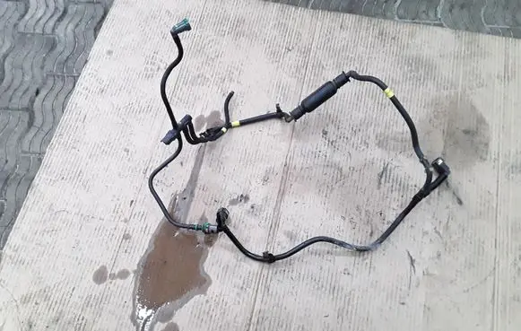 Citroen C3 Picasso Fuel line pipe 9635692580