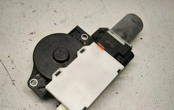 Lexus RX 450H Sunroof motor/actuator 47170110250