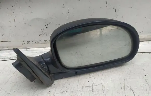 Hyundai Elantra Front door electric wing mirror