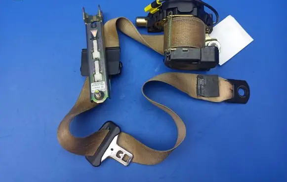 Mercedes-Benz ML W163 Front seatbelt A1638602985 33012977 33015865A